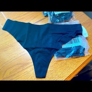 Victoria’s Secret XL No Show Thong